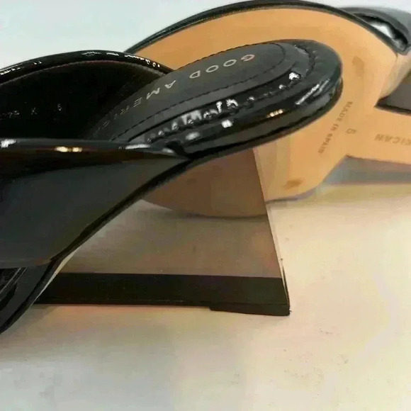 🆕 NWT, Good American shoe bag and box size 5 black patent leather thong … - Picture 8 of 12